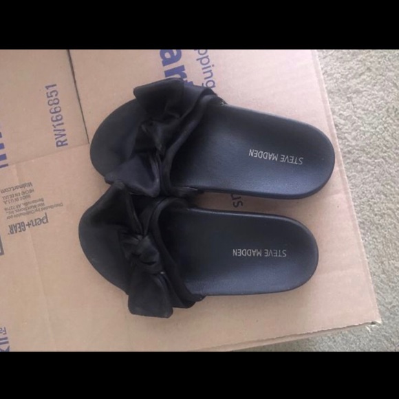 COPY - Kids Steve Madden slides girls - Picture 2 of 2